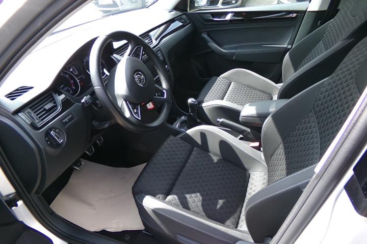 Sølv Skoda Rapid fra 2018