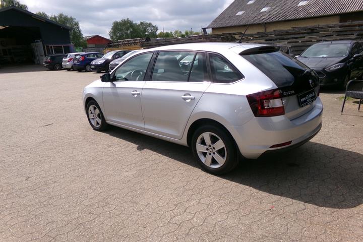 Sølv Skoda Rapid fra 2018