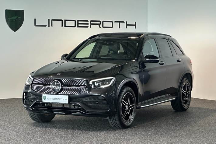 Grå Mercedes GLC300 de fra 2021