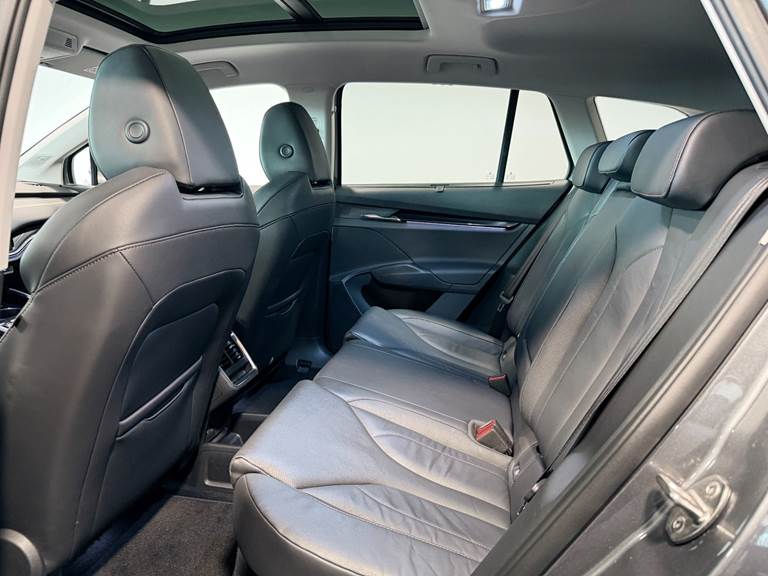 Skoda Enyaq 80 iV Suite