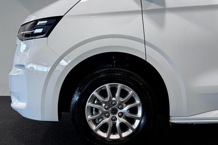 Hvid VW e-Caravelle fra 2026