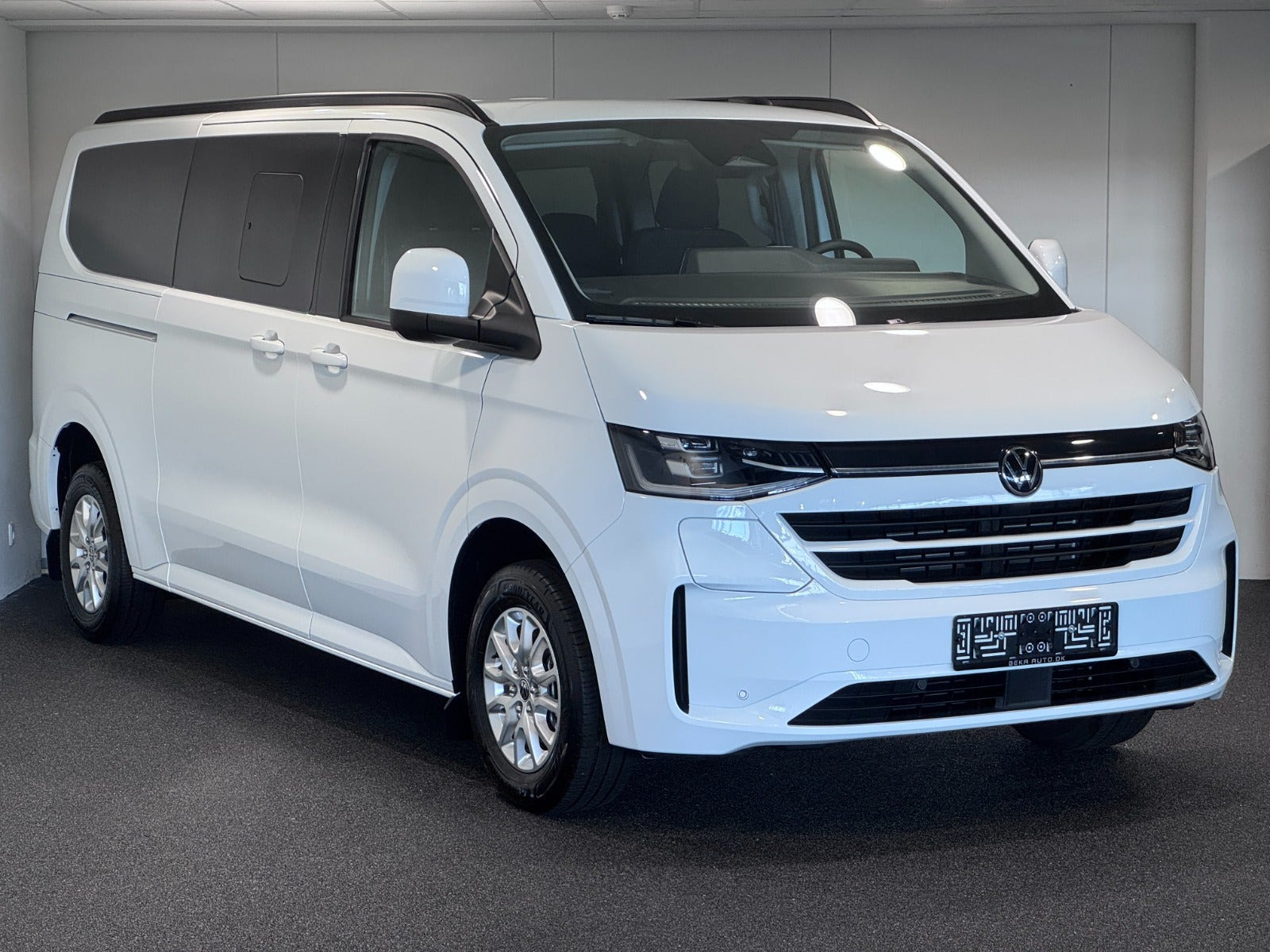 Hvid VW e-Caravelle fra 2026