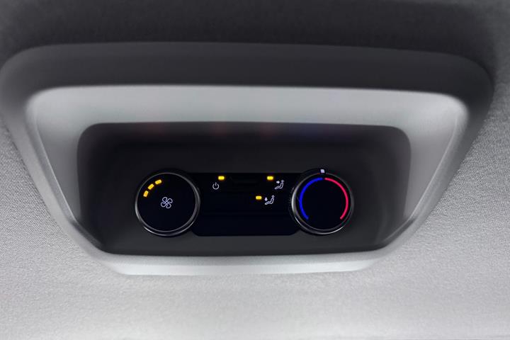 Hvid VW e-Caravelle fra 2026