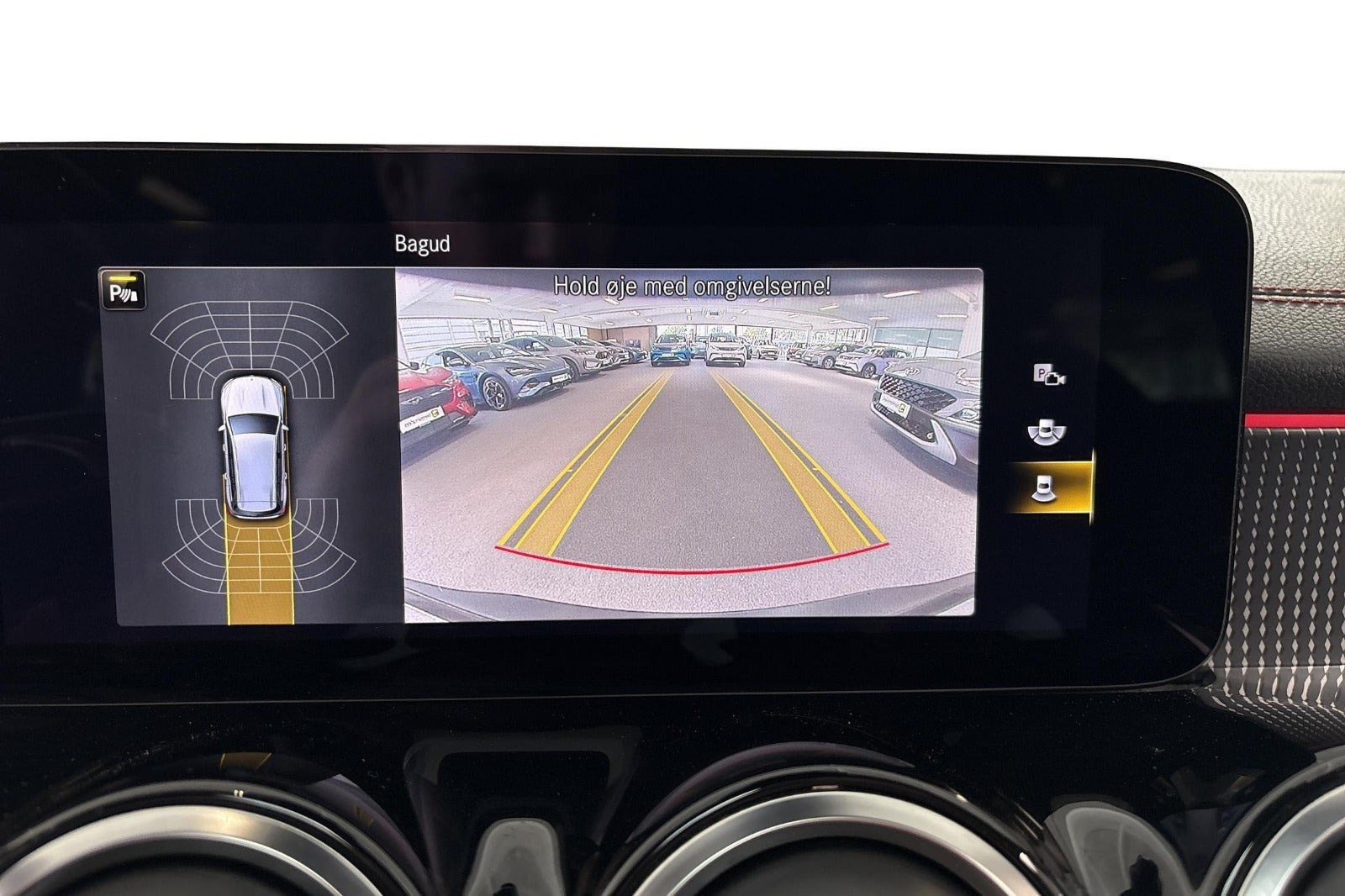 Sort Mercedes EQB250 fra 2023