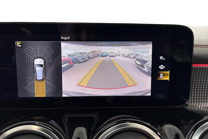 Sort Mercedes EQB250 fra 2023