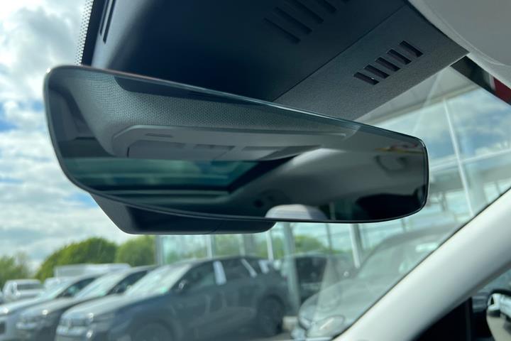 Hvid Citroën ë-C5 Aircross fra 2025