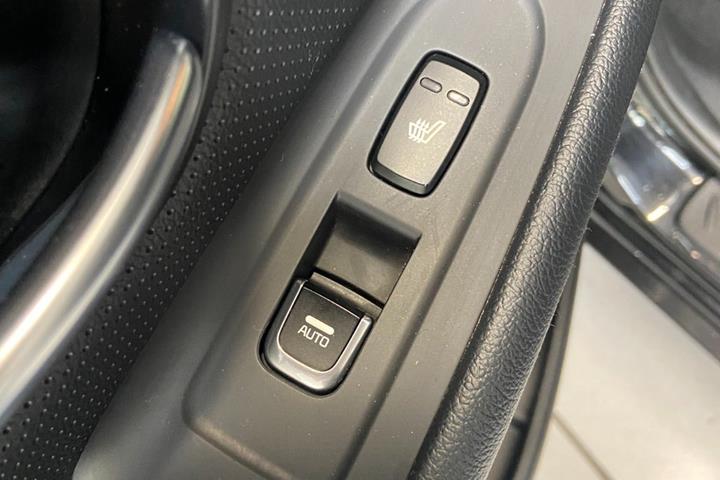 Sort Kia Carens fra 2017