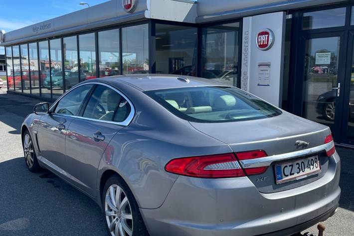 undefined Jaguar XF fra 2012