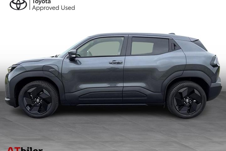 Grå Toyota Urban Cruiser fra 2026