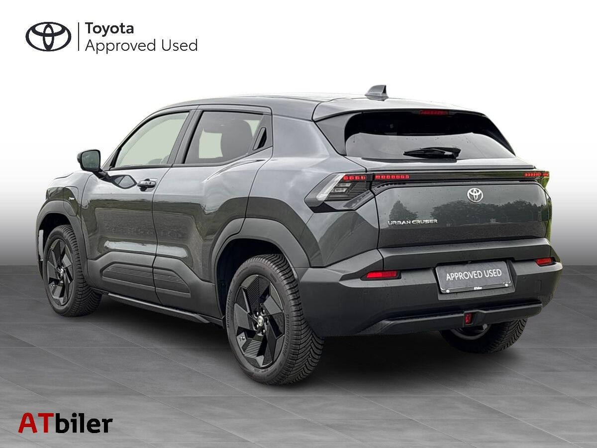 Grå Toyota Urban Cruiser fra 2026