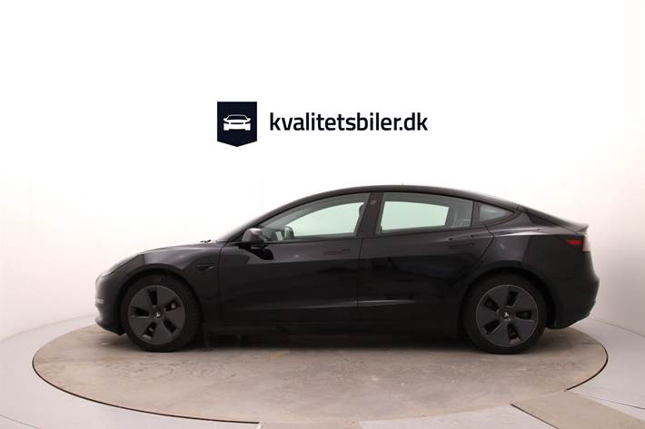 Sort Tesla Model 3 fra 2021