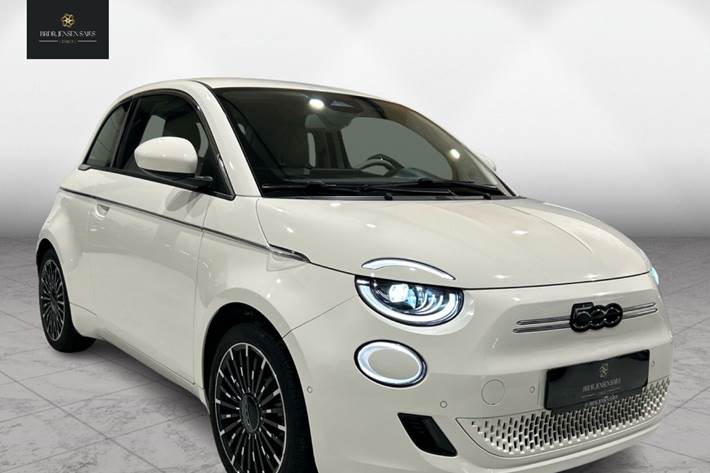 Hvid Fiat 500e fra 2023