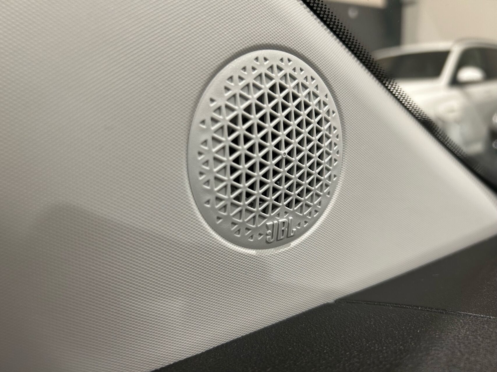 Hvid Fiat 500e fra 2023