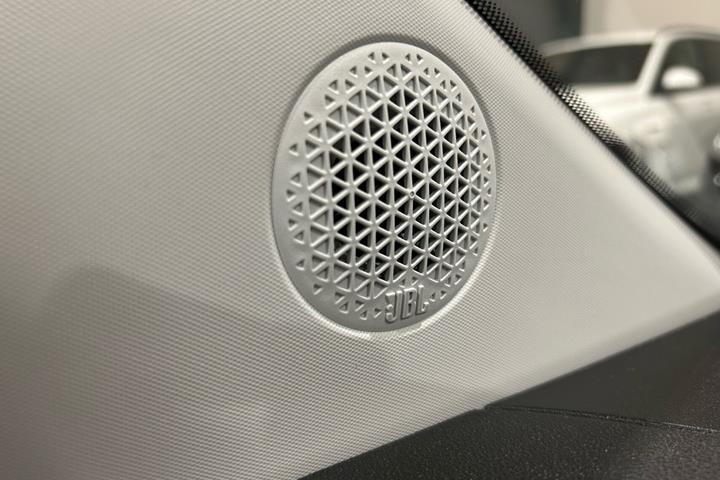 Hvid Fiat 500e fra 2023