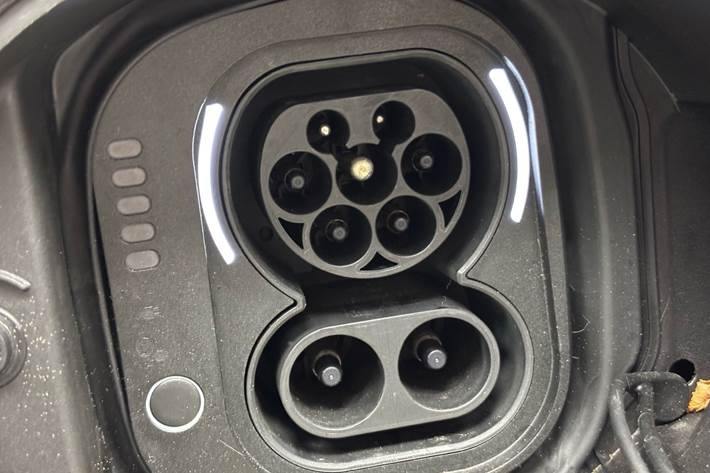 Hvid Fiat 500e fra 2023