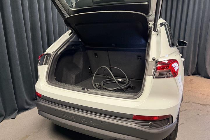 Hvid Audi Q4 fra 2022