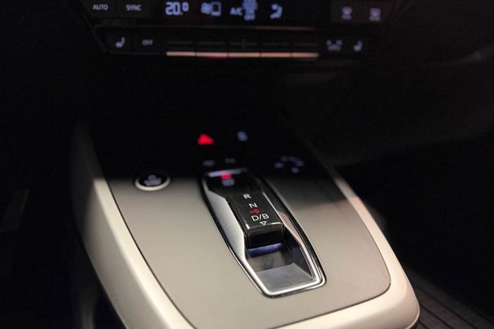 Hvid Audi Q4 fra 2022