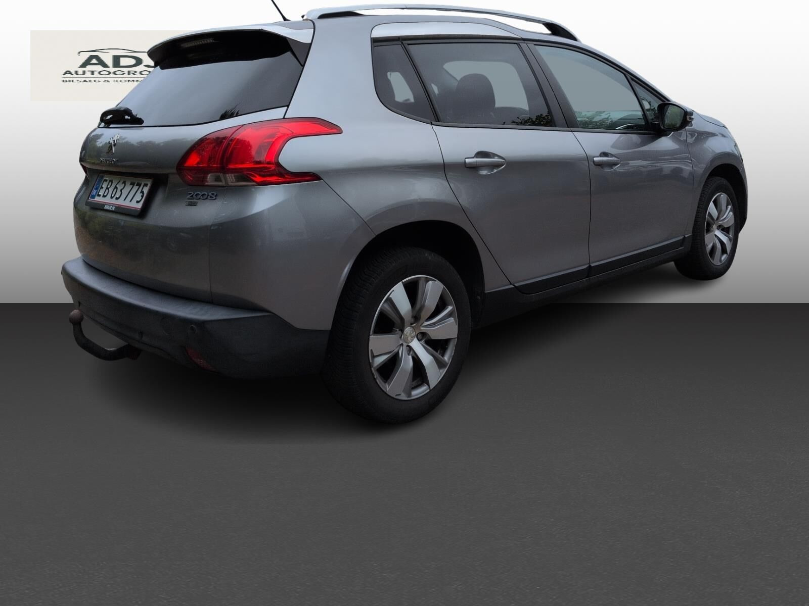 Grå Peugeot 2008 fra 2015