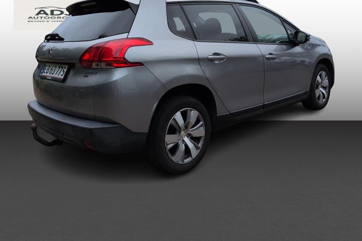 Grå Peugeot 2008 fra 2015
