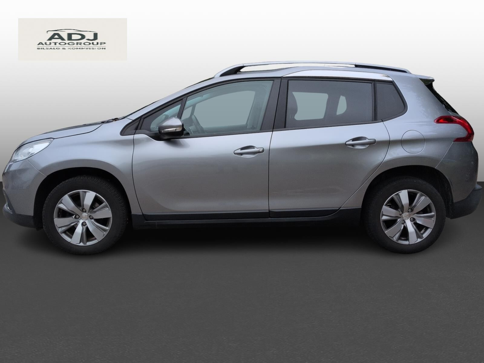 Grå Peugeot 2008 fra 2015