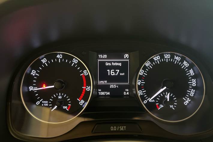 Grå Skoda Fabia fra 2015