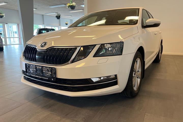 Hvid Skoda Octavia fra 2018