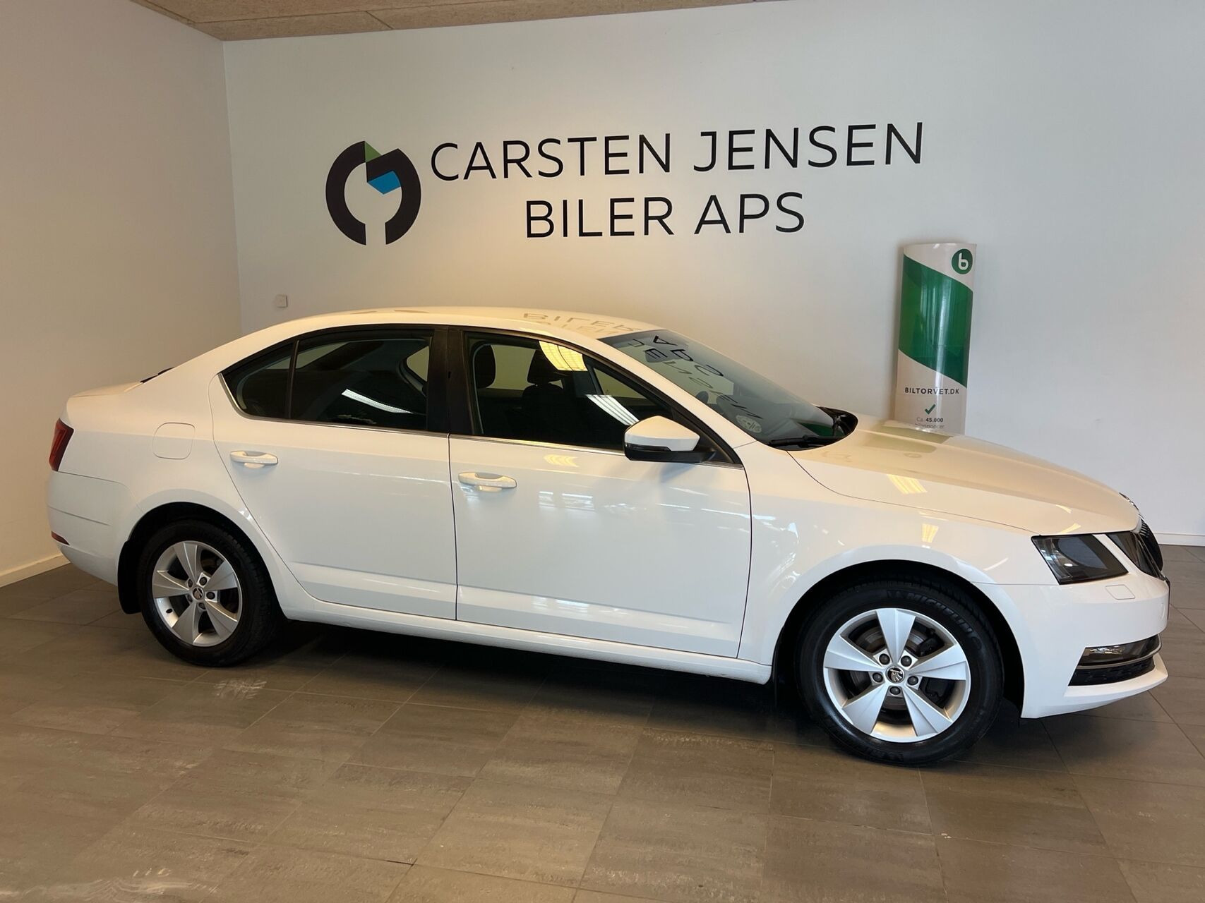 Hvid Skoda Octavia fra 2018