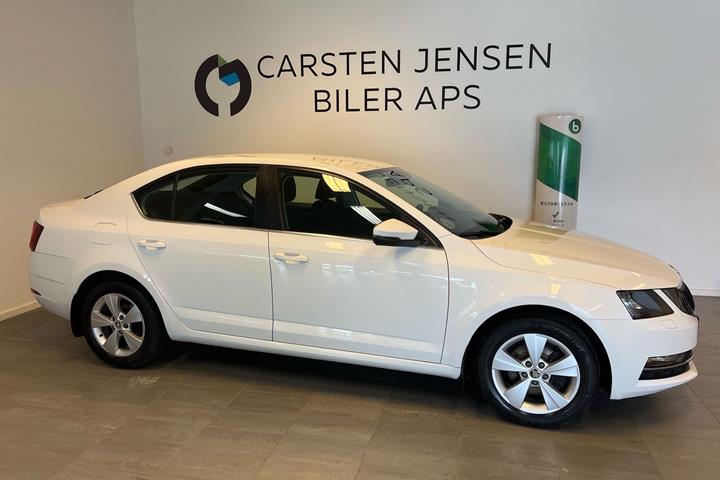 Hvid Skoda Octavia fra 2018