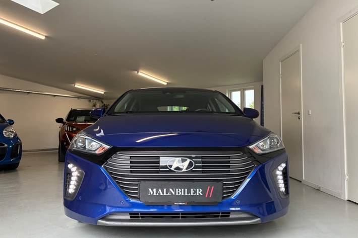 Blå Hyundai Ioniq fra 2019