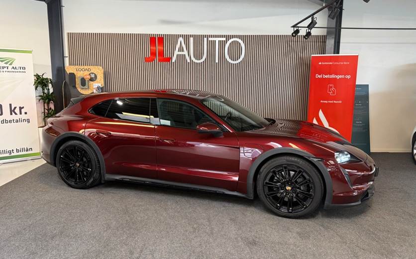 Porsche Taycan 4 Performance+ Cross Turismo