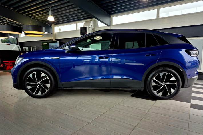 Blå VW ID.4 fra 2023