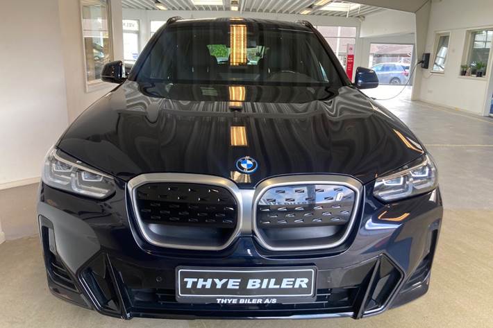 Sort BMW iX3 fra 2023