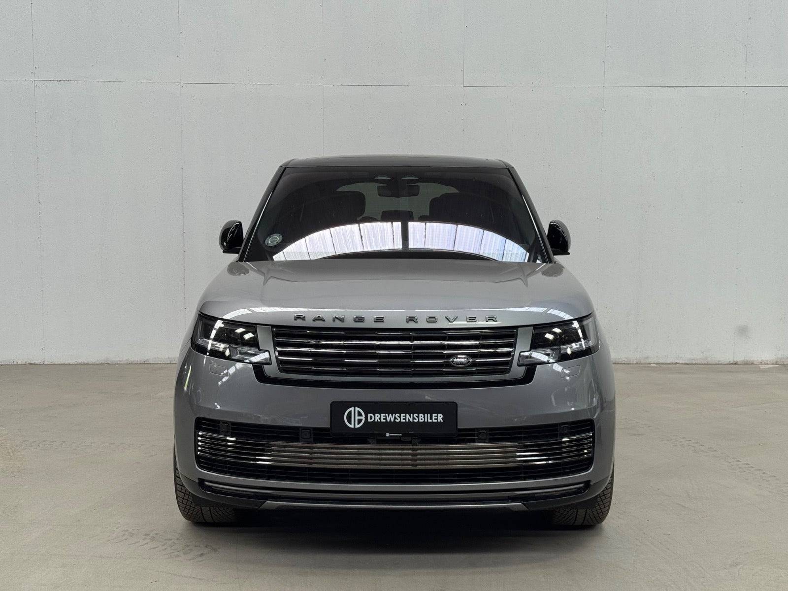 Grå Land Rover Range Rover fra 2023
