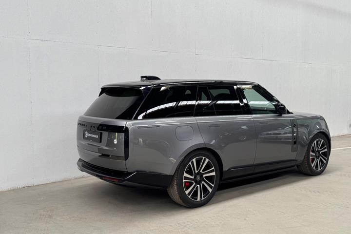 Grå Land Rover Range Rover fra 2023