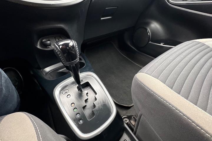 undefined Toyota Yaris fra 2015