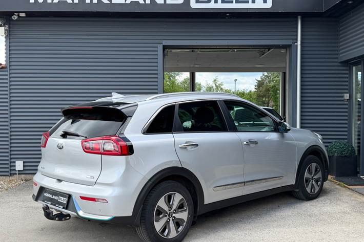 Grå Kia Niro fra 2020