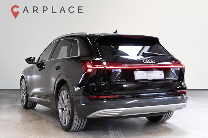 Sort Audi e-tron fra 2023