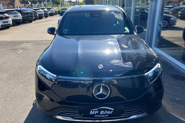 Sort Mercedes EQB250+ fra 2024