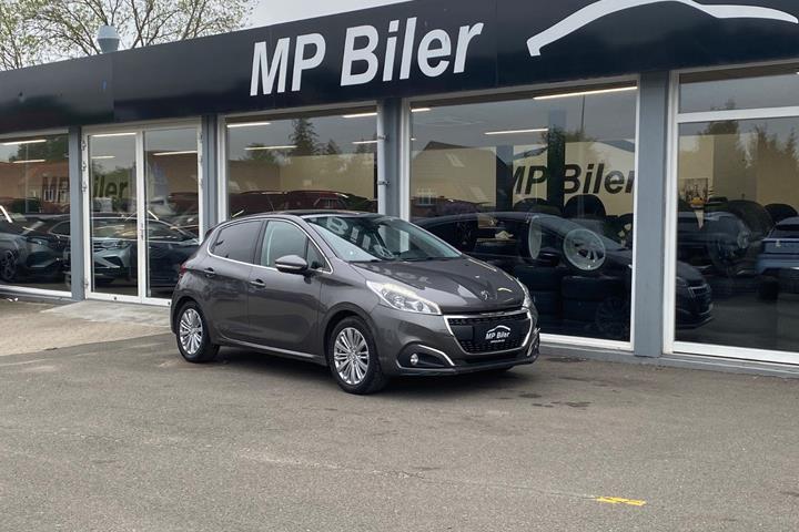 Grå Peugeot 208 fra 2019
