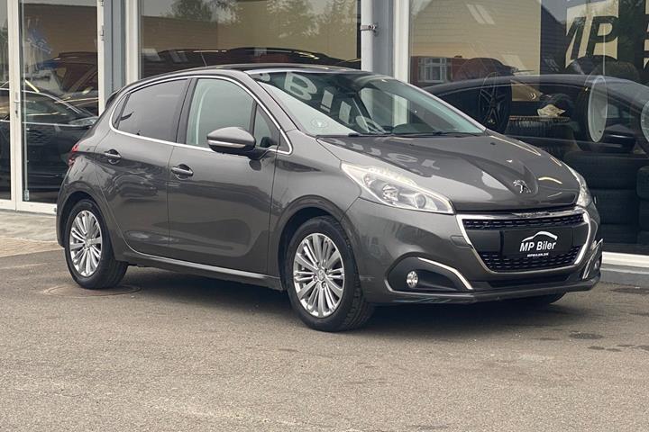 Grå Peugeot 208 fra 2019