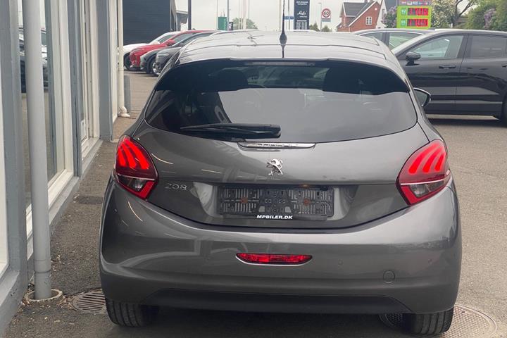 Grå Peugeot 208 fra 2019