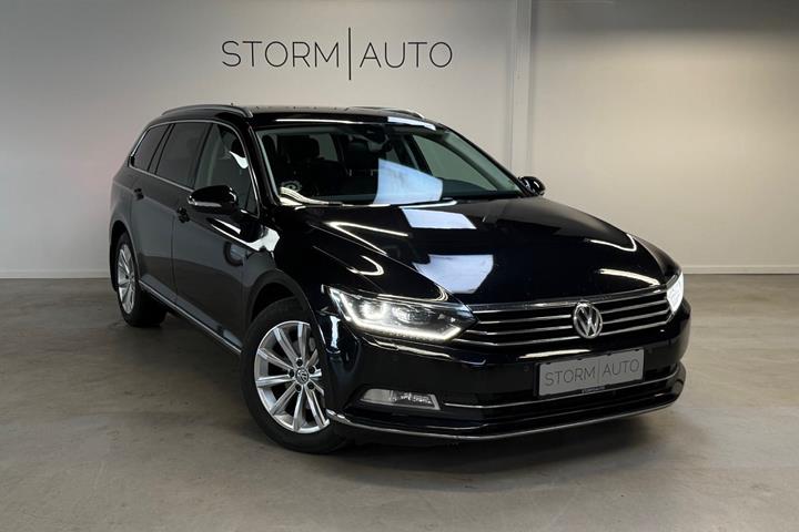 Sort VW Passat fra 2015