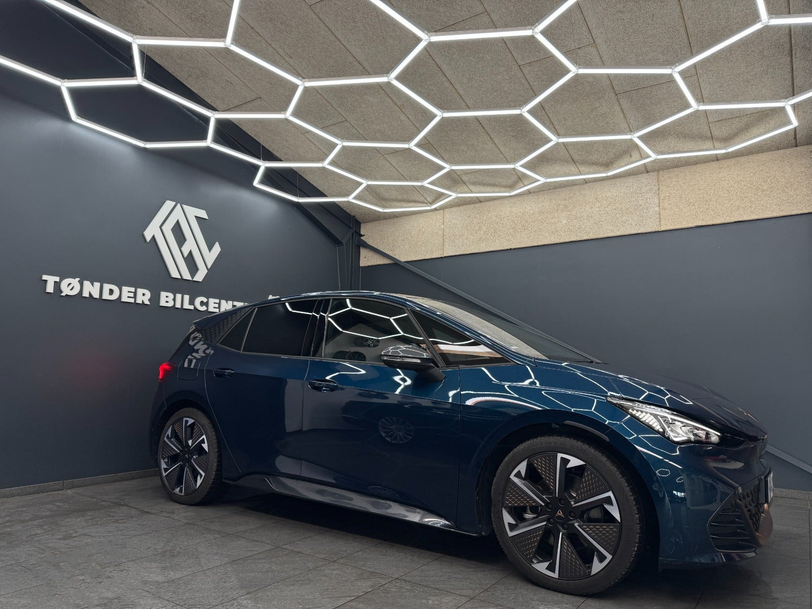 Blå Cupra Born fra 2025