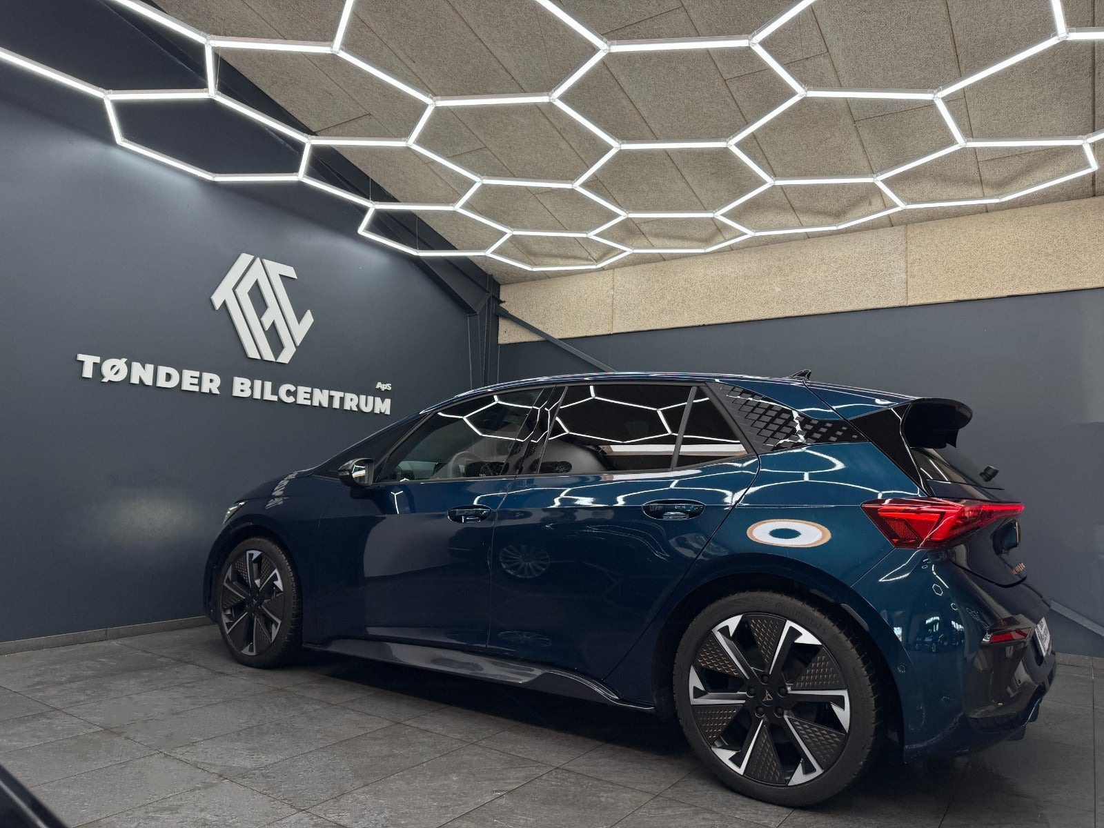 Blå Cupra Born fra 2025