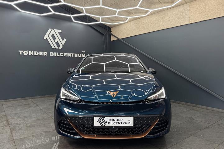 Blå Cupra Born fra 2025