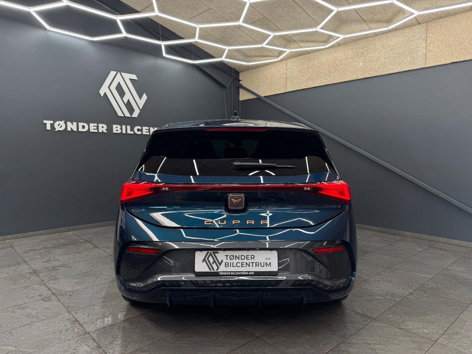 Blå Cupra Born fra 2025