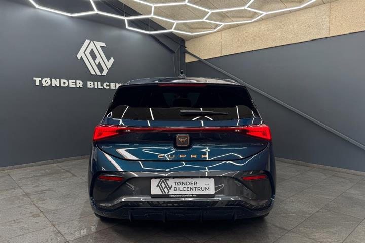 Blå Cupra Born fra 2025
