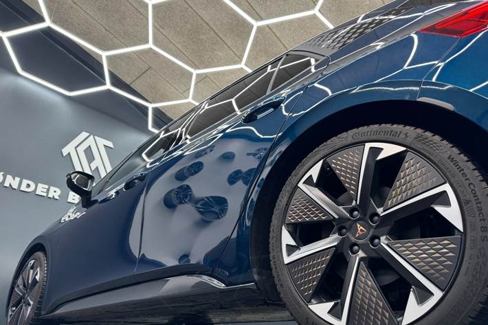 Blå Cupra Born fra 2025