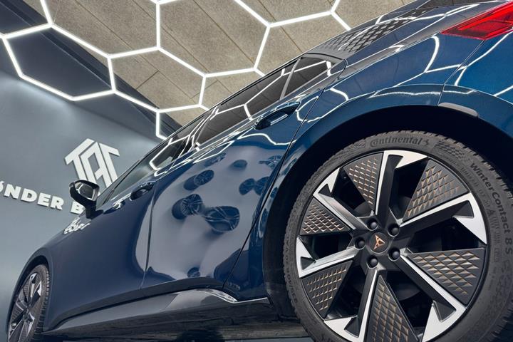 Blå Cupra Born fra 2025