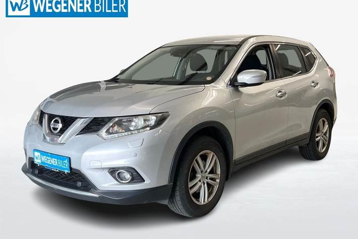 Sølv Nissan X-Trail fra 2016